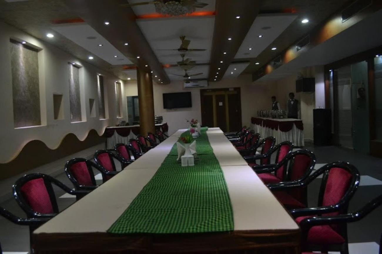 Hotel Vinayak Palace Bilāspur Exterior foto